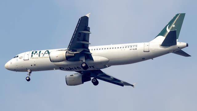 AP-BLW:Airbus A320-200:Pakistan International Airlines